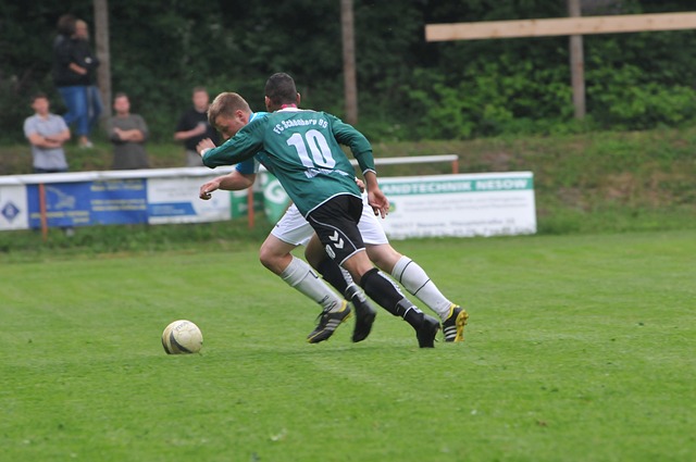 绿茵场上留 绿茵场上留